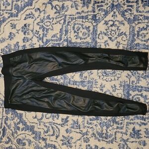 Ann Taylor sz xs black faux leather leggings WP124